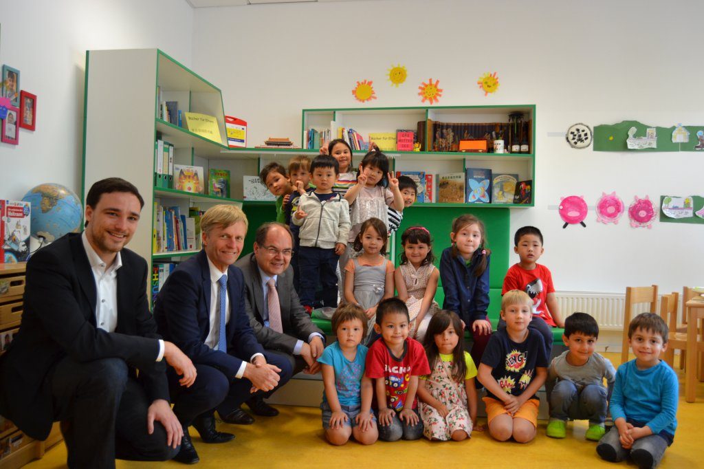 Bundesminister Christian Schmidt zu Besuch im Deutsch-Chinesischen Kindergarten